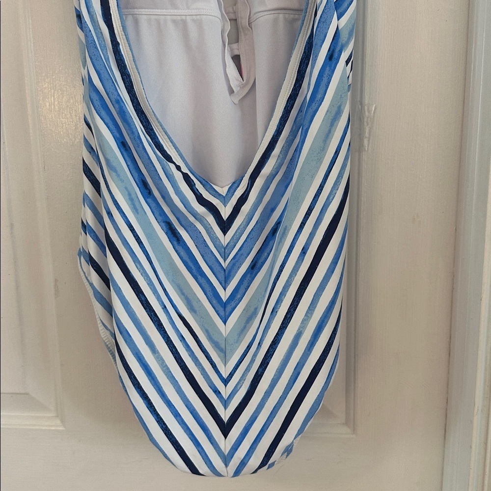 Lilly Pulitzer Loraline One-Piece Swimsuit in the Resort White Seaside Vibes 12 - Picture 8 of 10